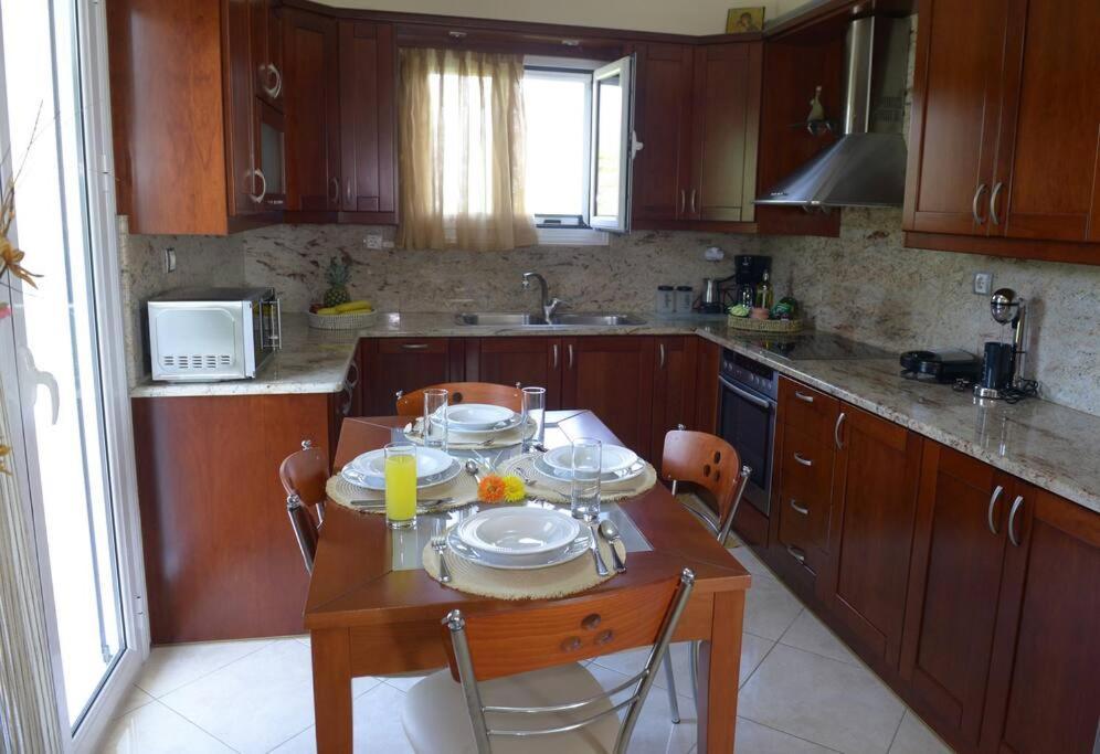 Simos' Sea View House Villa Nikopolis Exterior photo